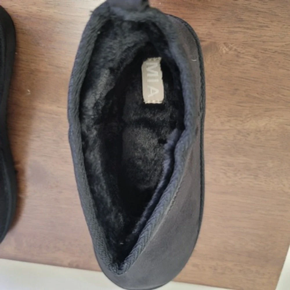 MIA fur suede day